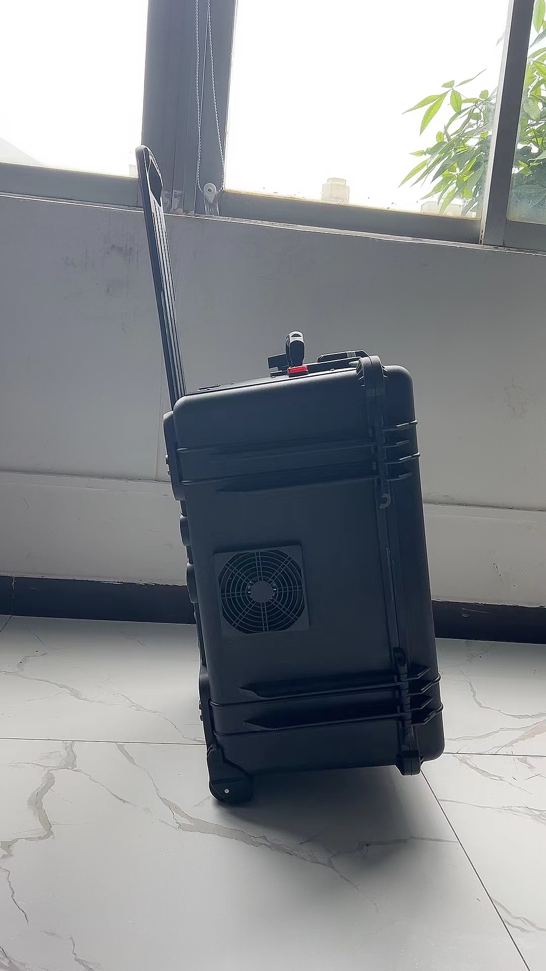 宽甸手拉箱型移动通信干扰器